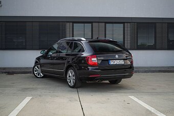 Škoda Superb Combi 2.0TDI CR 125kw Elegance DSG - 3