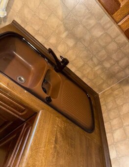 Menší klasická dubová kuchyně,5846 - 3