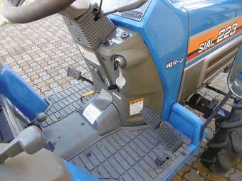 Malotraktor ISEKI TF223F s rotavátorem - 3
