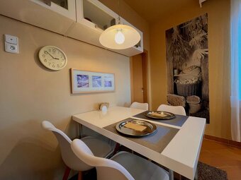 Štýlový 4-izbový byt na prenájom v rodinnom dome, Staré Mest - 3