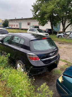 ROZPREDÁM Opel Astra H 1.6 benzín - 3
