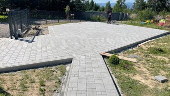 Pokládka zámkovej dlažby - 3