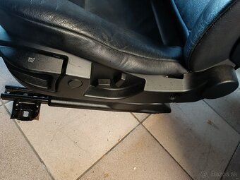Predám sedačky z E60 - 3