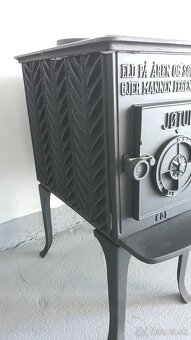 Liatinové kachle Jotul F 601 N čierný lak - 3