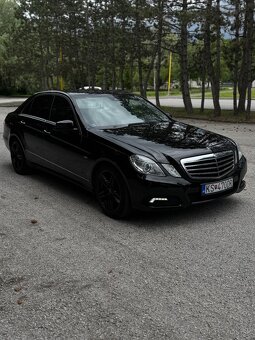 Mercedes Benz E350 - 3
