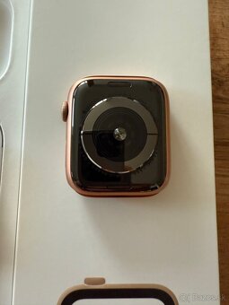 Apple Watch 4 44mm Rose Gold - 3