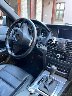 Mercedes E trieda Cabrio 220 CDI BlueEFFICIENCY - 3