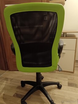 Polohovateľná stolička na kolieskach - 3