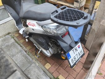 Predam skuter 125 na dieli - 3