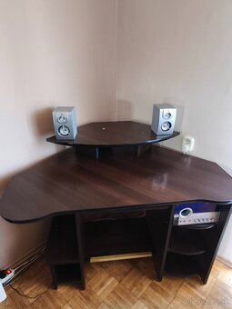 Študentsky rohový PC stolik - 3