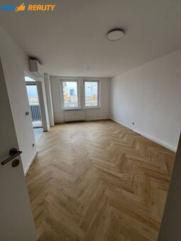 Prenájom veľkometrážneho 4izb. bytu na hranici Starého Mesta - 3