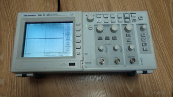 Osciloskop Tektronix TDS1012B - 3