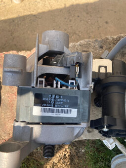 predam rozobratu pracku whirlpool cdrl 60250 bl - 3