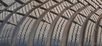 Predám 4ks jazdené zimné 205/55r17-95V Hankook top stav - 3