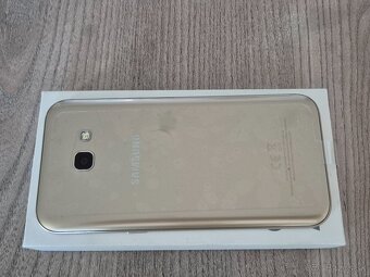 Predám Samsung Galaxy A5 zlatý (2017) - 3