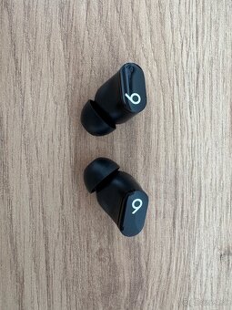 Beats Studio Buds - čierna farba - 3