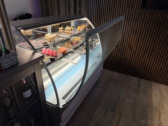 Chladiaca vitrina na Zakusky - 3