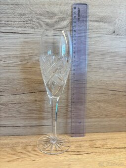 Krištáľový brúsený pohár na stopke - 3