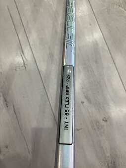 Predám hokejku CCM jetspeed FT8 PRO - 3