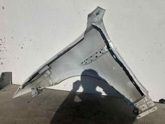 JAGUAR F-PACE 2016- PRAVÝ PREDNÝ BLATNÍK - 3