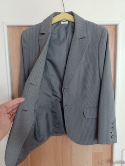 Dámsky luxusný kostým v.M - 3