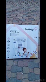 Safety 1st Detská zábrana Quick Close+ - 3