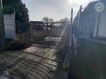 HALO reality - Predaj, pozemok pre rodinný dom 447 m2 Dvor - 3