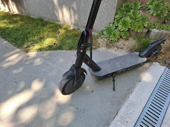 Predám nefunkčnú kolobežku SENCOR SCOOTER TWO LONG RANGE 202 - 3