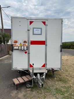 Pojazdný bufetový karavan Unikol - 3