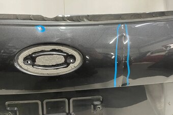 Kia Sorento 2015- 5. Piate kufrové dvere kufor - 3