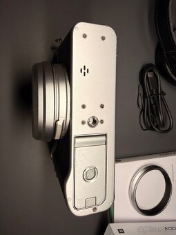 Fujifilm X100V - strieborný - 3