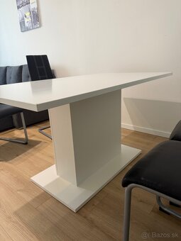 Jedalensky stôl + stoličky - 3