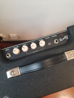 Fender Rumble 15 basové kombo - 3