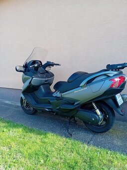 Suzuki Burgman 650 - 3