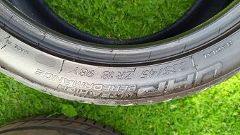 235/45 R18 98Y - 3