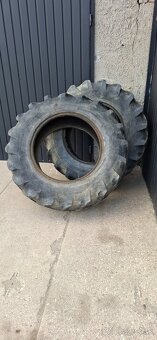 Pneu 16,9-30 - 3