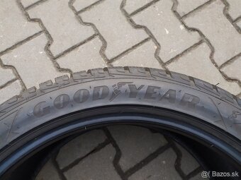 Zimné pneu Goodyear Ultragrip Performance 265/40 R20 XL - 3