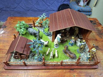 Svietiaci drevený ručne vyrobený betlehem - 3