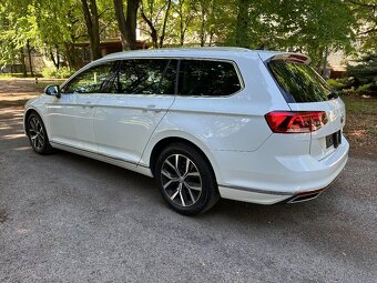 Volkswagen Passat Variant 2.0 TDI EVO Elegance DSG - 3