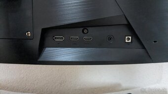 predám prehnutý 4K monitor - 3
