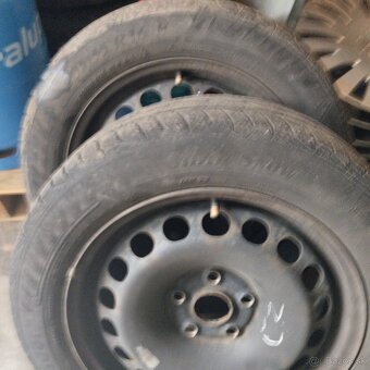 Predám zimné pneu na plechových diskoch r16 - 3
