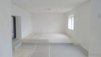 Predám budovu s pozemkom na podnikanie - 3