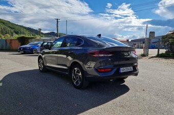 i30 Fastback 1,5 TGDi MHEV 103 kW 7DCT FAMILY - 3
