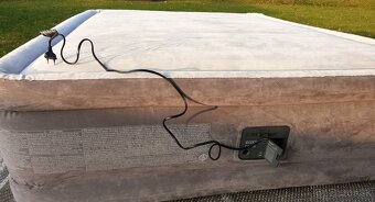 Nafukovacia posteľ - 3