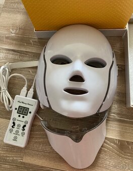 Ošetrujúca Led maska na tvár a krk/Nová - 3