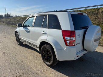 Suzuki Grand Vitara 2.4 - 3