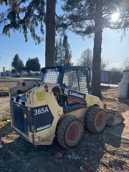 Šmykom riadeny nakladač - 3