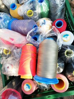 Nite rôznej farby - 3