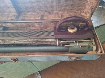 Stroj na šitie svetrov - 3