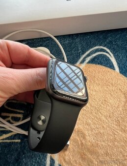 Apple Watch SE (2020) 44mm - 3